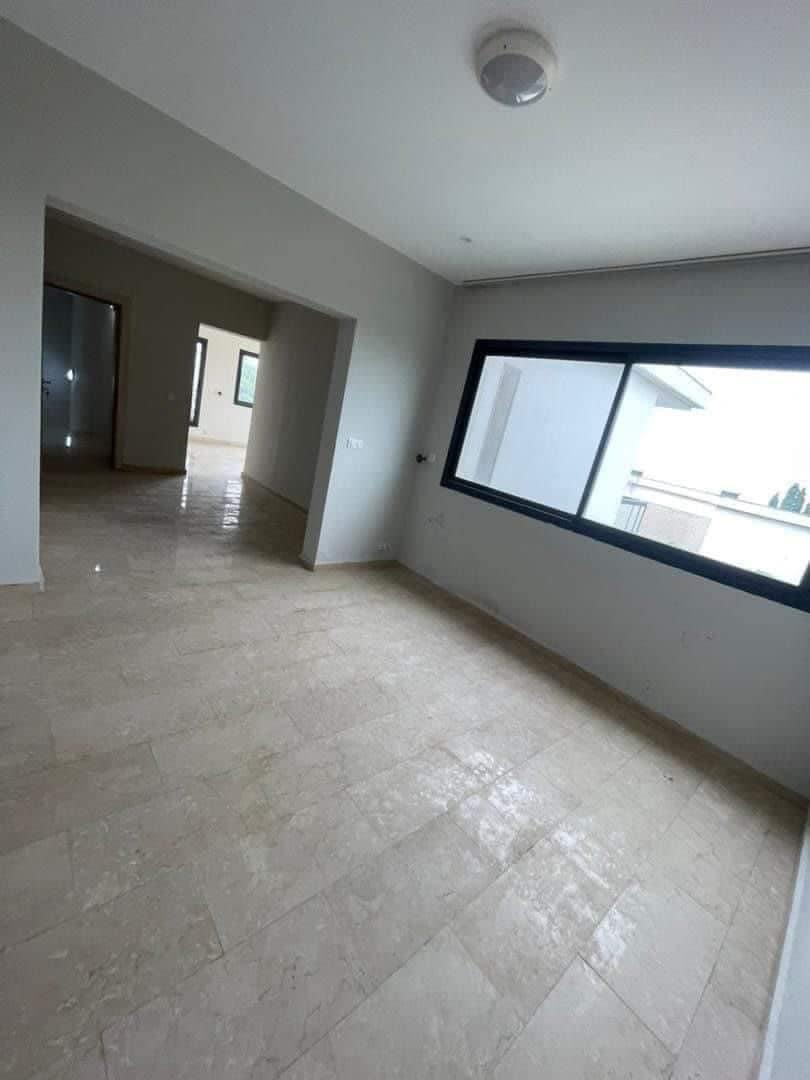 Location d'une Maison / Villa de 7 pièce(s) à 3.000.000 FCFA : Abidjan-Cocody-Riviera (Rivera 4)