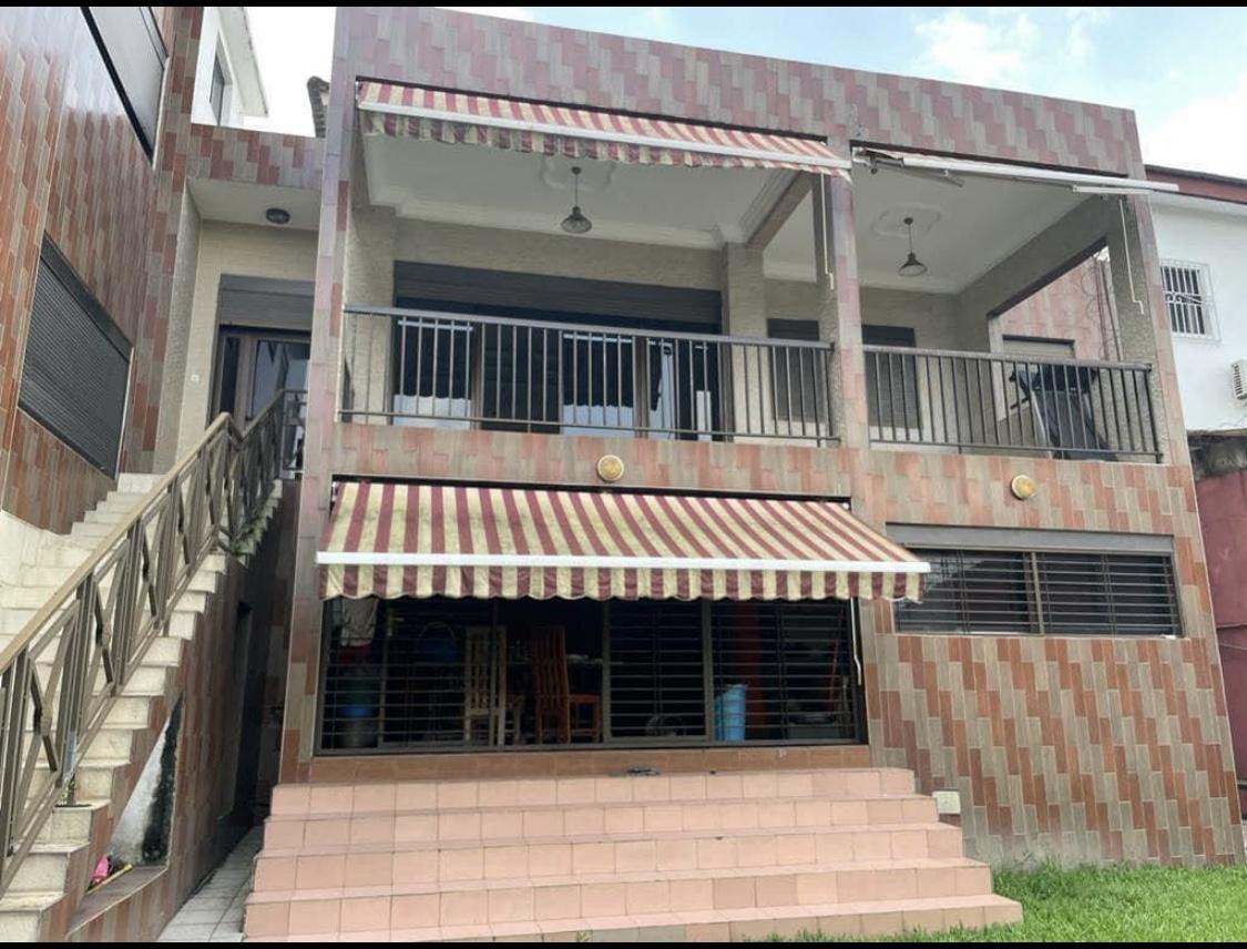 Vente d'une Maison / Villa : Abidjan-Cocody-2 Plateaux (Cocody vallon )